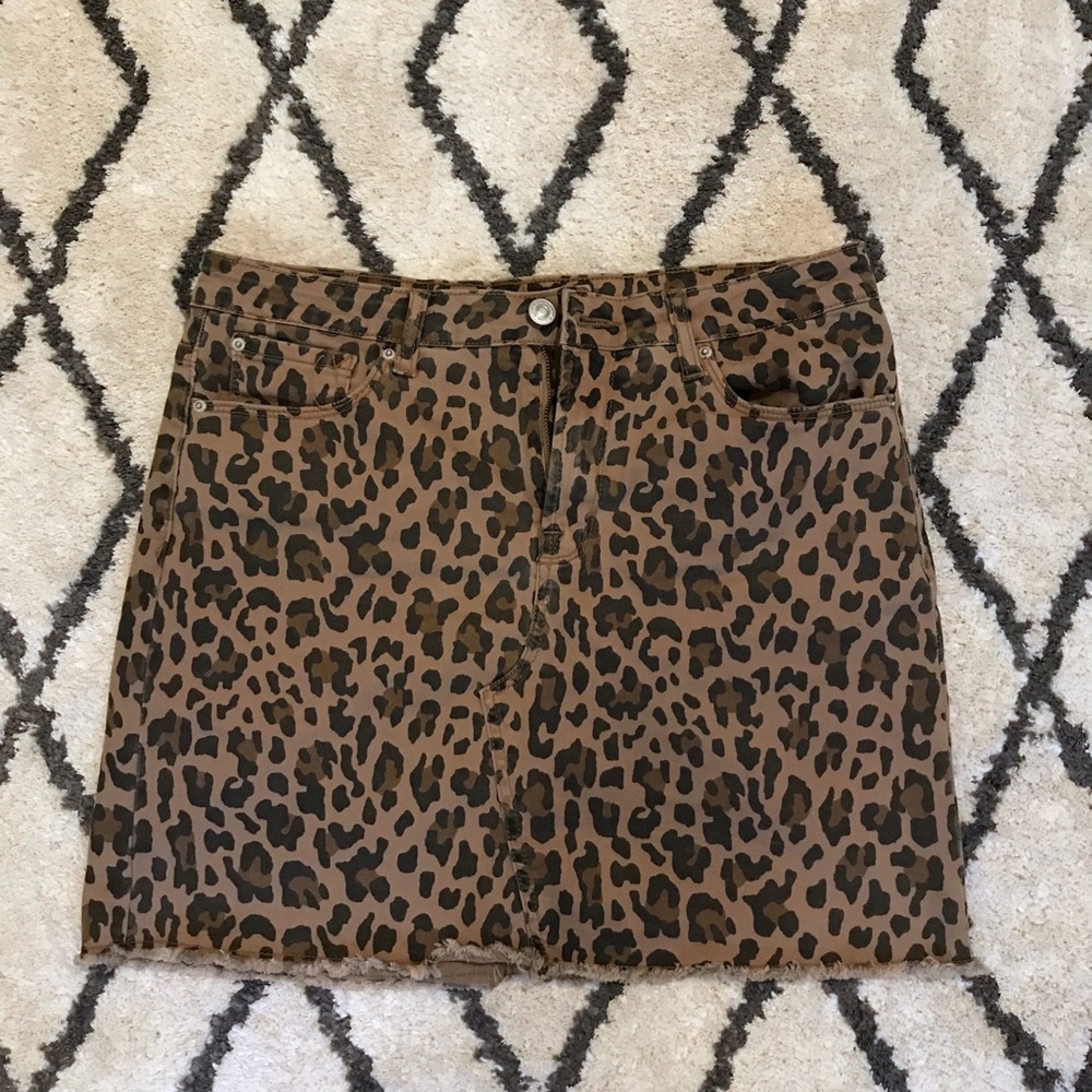Leopard print mini